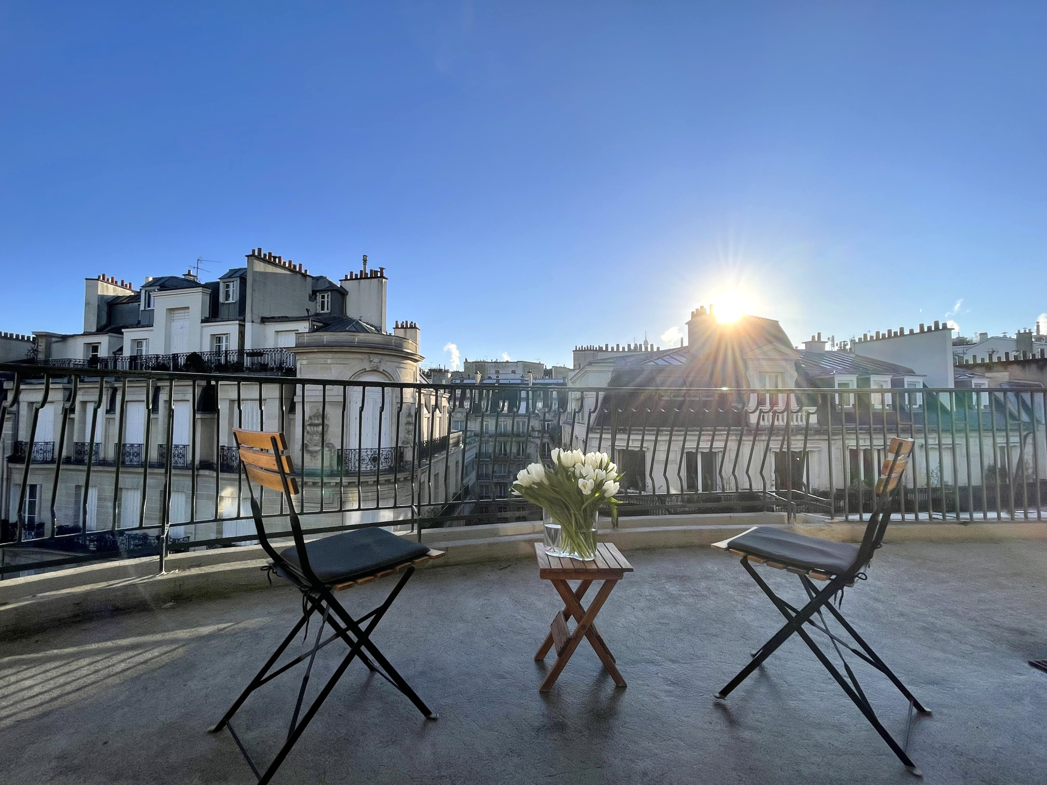 Paris 16éme   Victor Hugo / Dernier étage avec terrasse