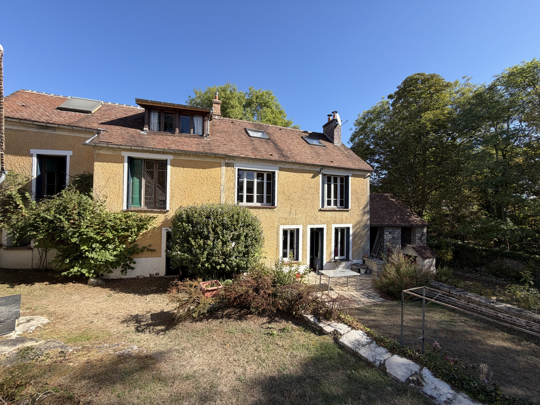 Propriété avec accès direct à la forêt