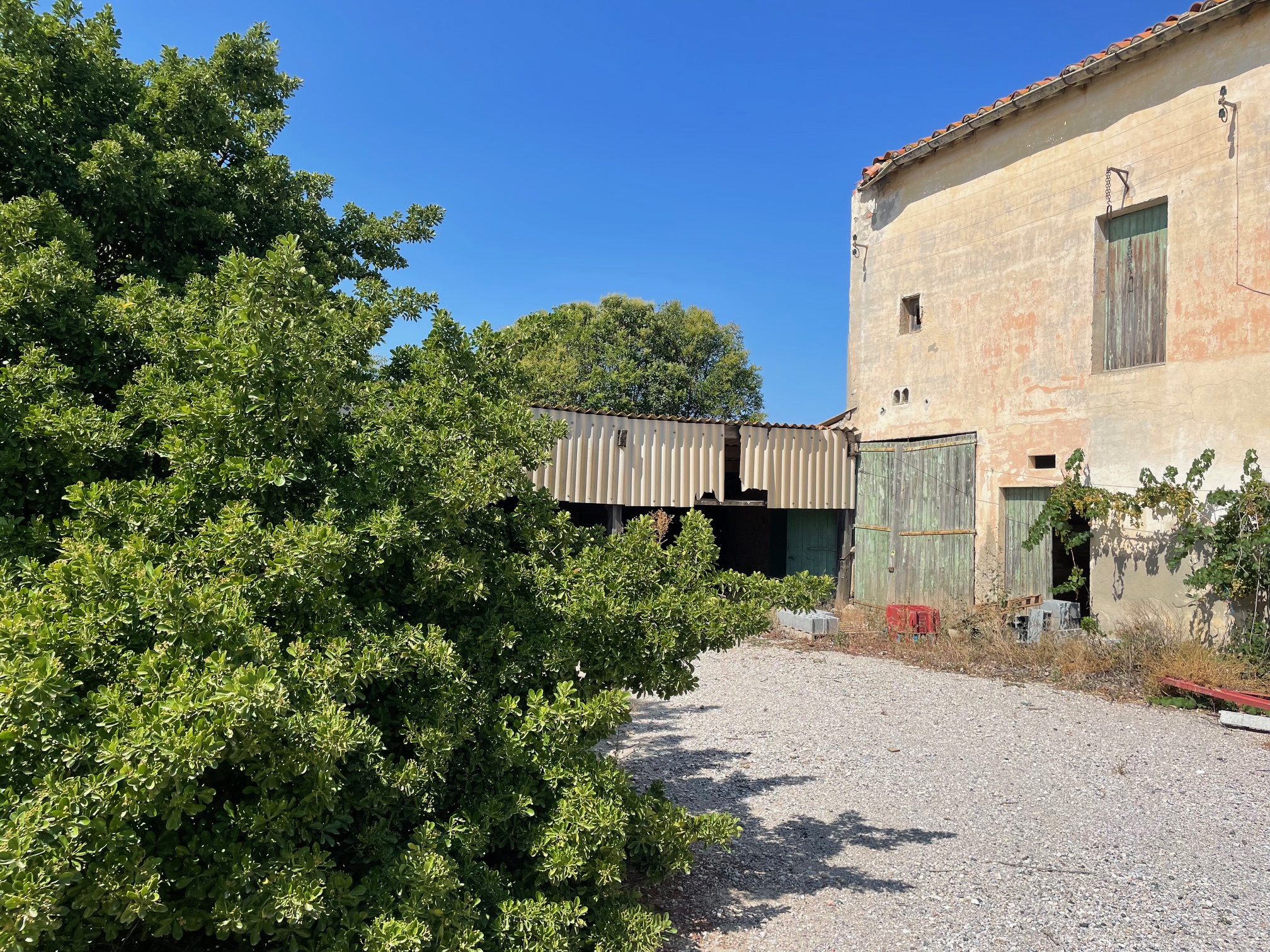 Mas ancien à rénover de caractère en vente à Saint-Estève 66240