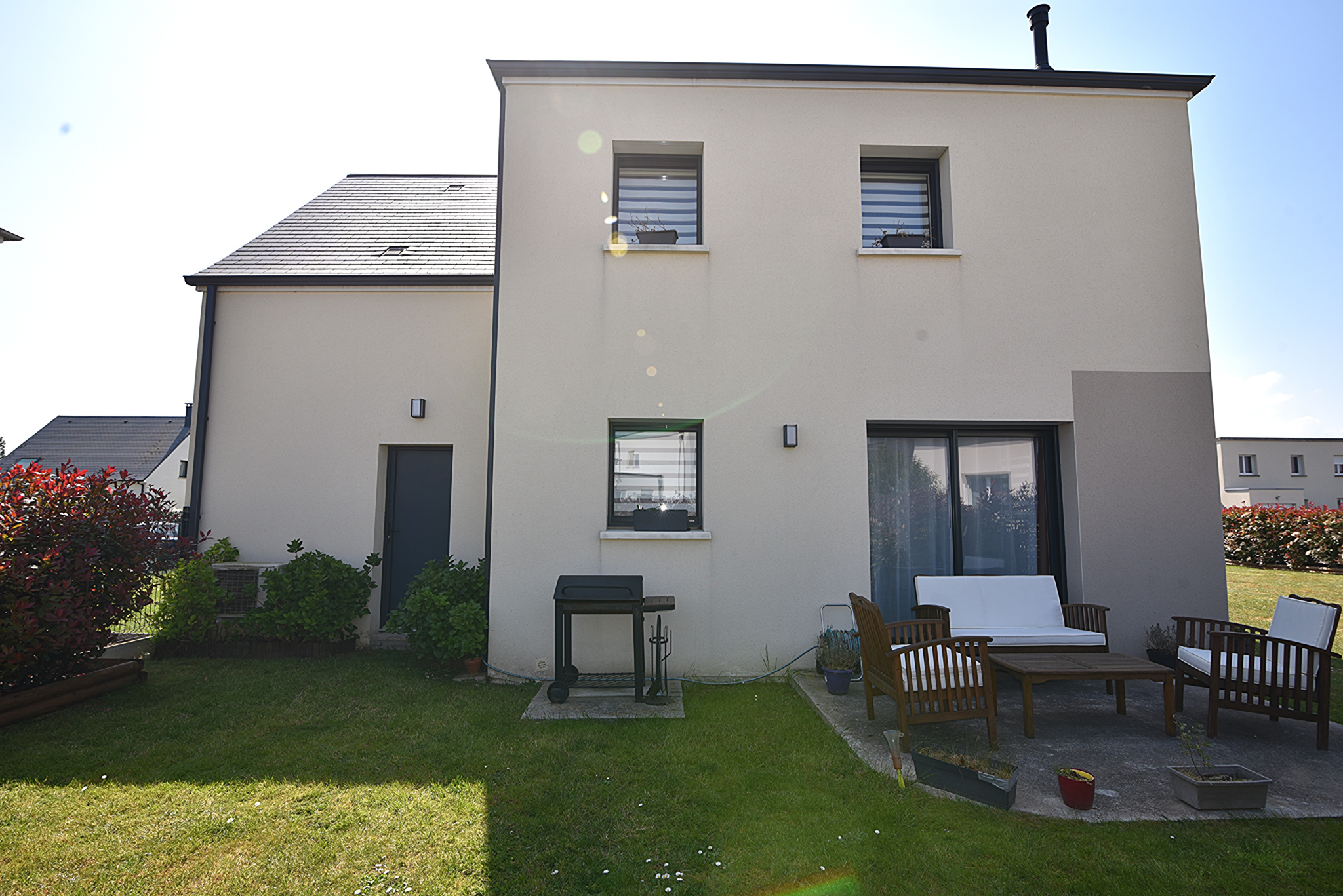 Maison Moderne 4 Pièces de 105 m2 + 474m2 de terrain