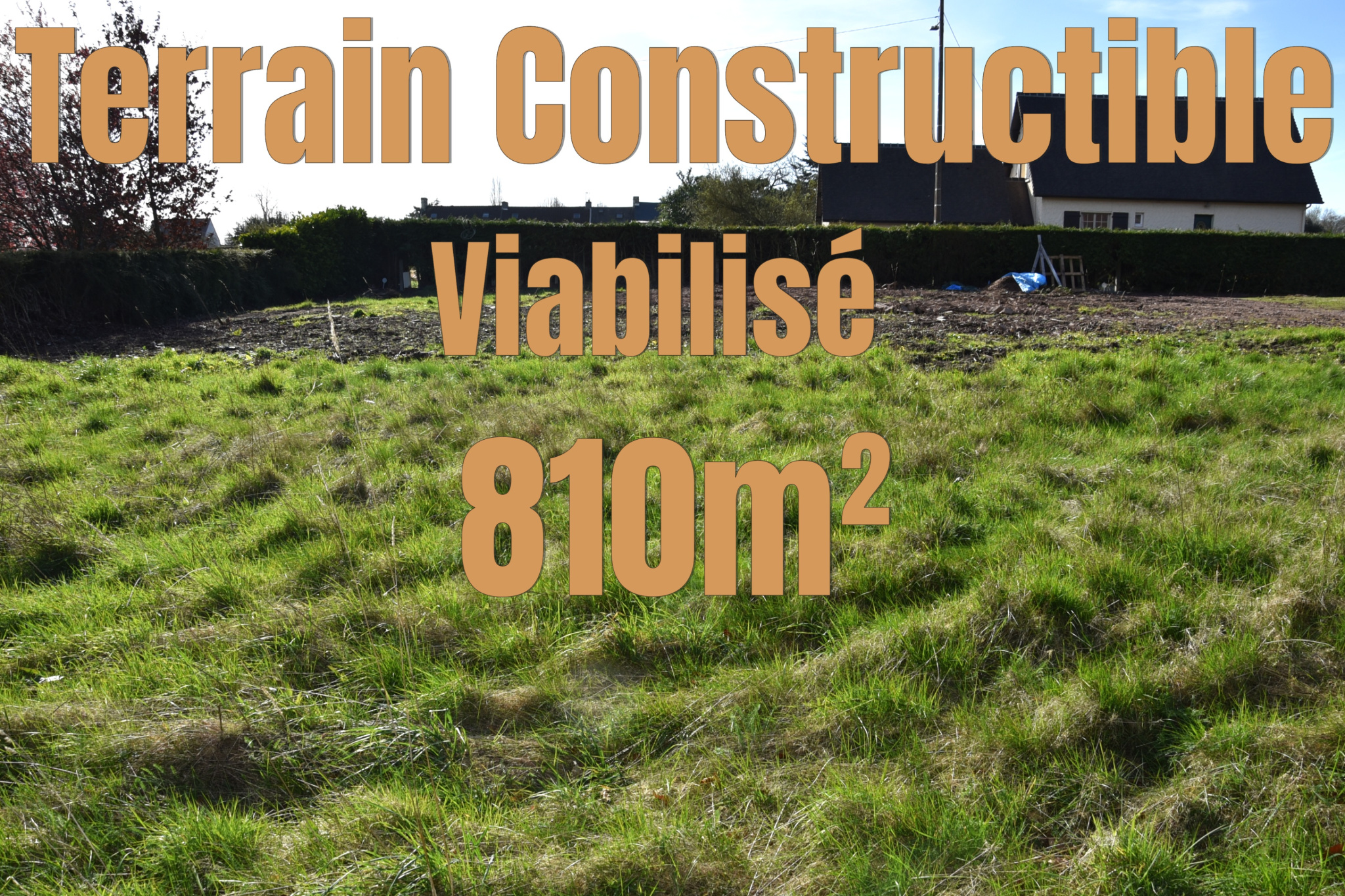 Terrain constructible hors lotissement et viabilisé de 810m2